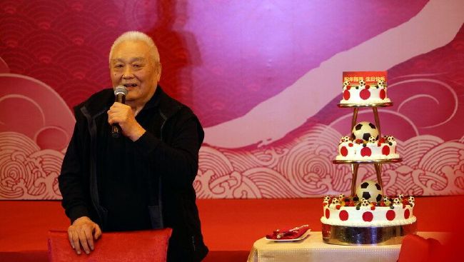 一边吻一边脱一边摸一边做软件